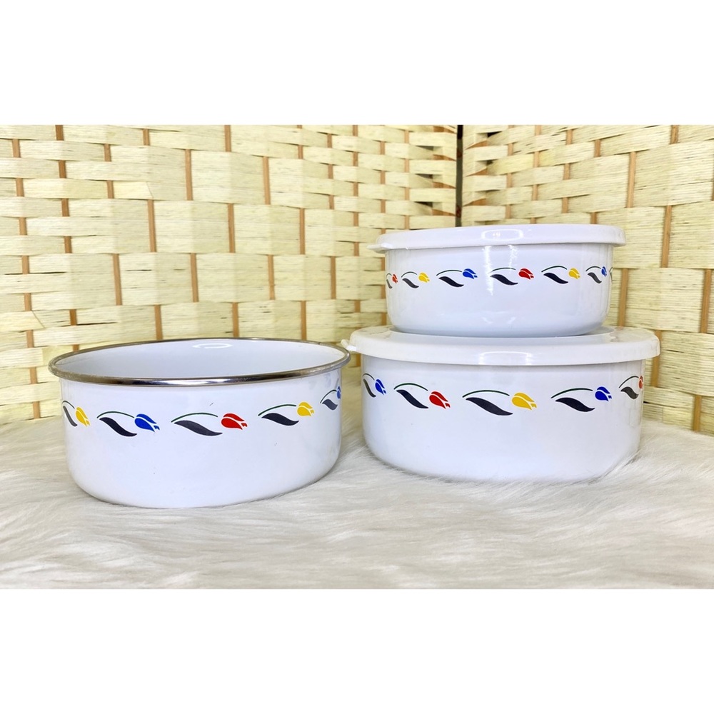 Vintage Set of 3 Kobe Enamel Nesting Bowls & 2 Lids Tulip Pattern On White